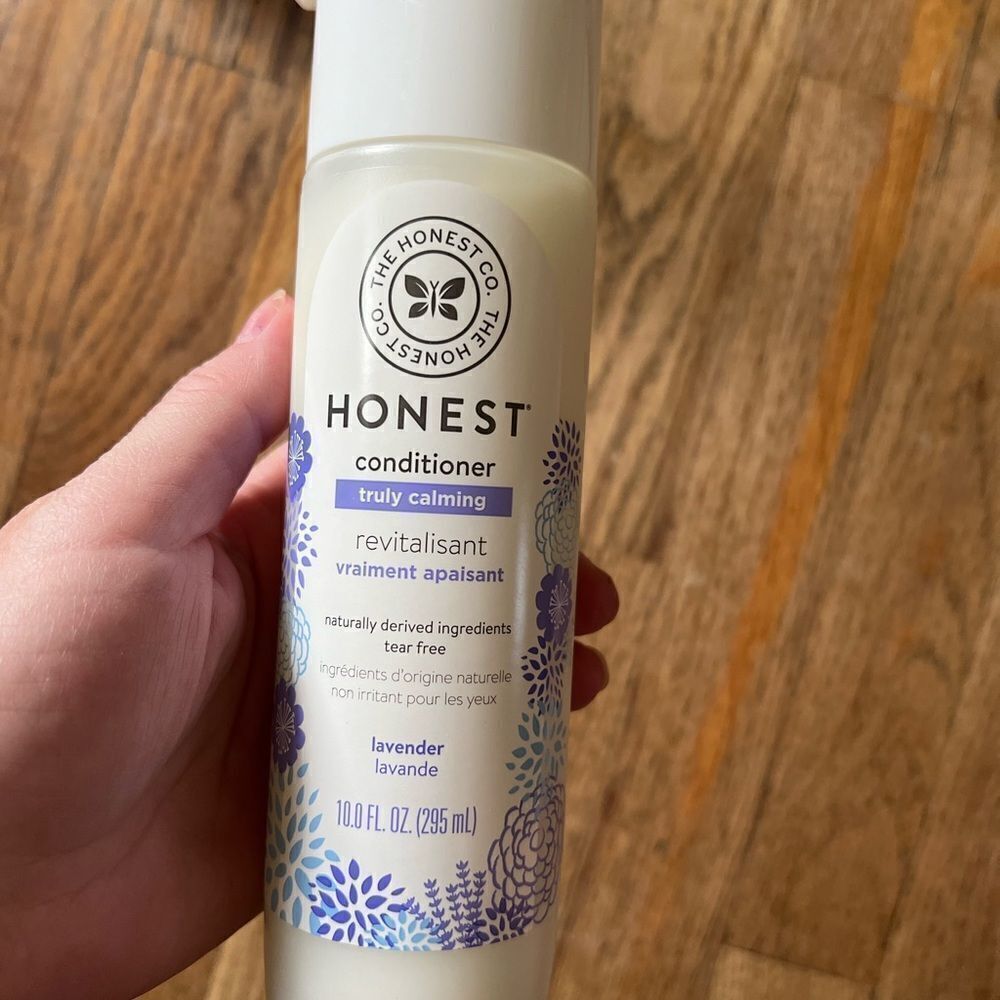 Honest Shampoo + Conditioner Bundle - Picture 4 of 5